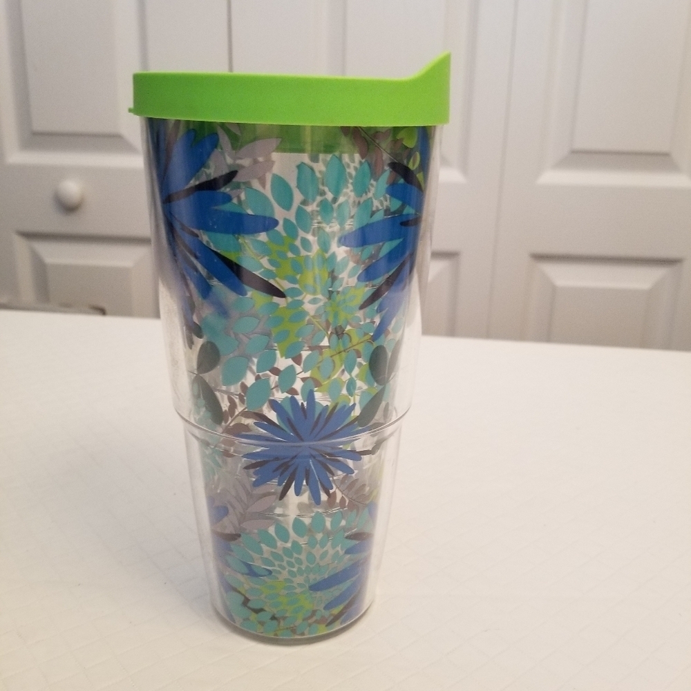Tervis  24oz. Tumbler with Lid, Blue Green Flowes, Green Lid Made In USA Floral - Picture 3 of 5